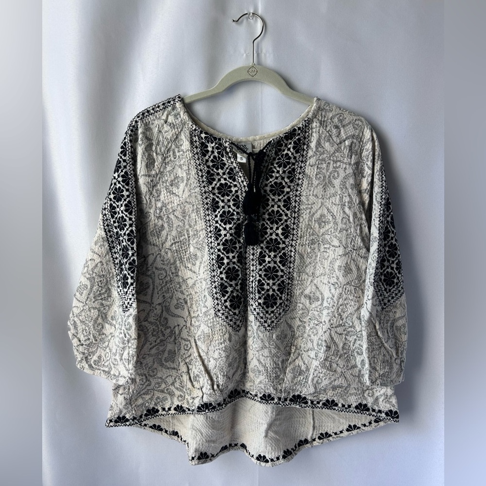 Ivy Jane black and white pattern blouse
